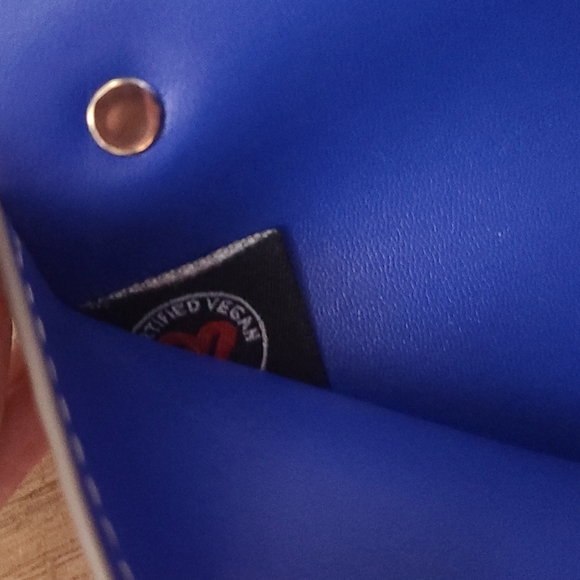 Urban Expressions thin clutch or crossbody bag with silver chain strap - Picture 5 of 12